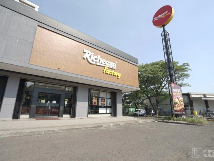 Food & Beverages Richeese Factory Grand Wisata 1 dsc09572_wm