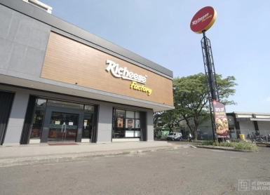 Richeese Factory Grand Wisata