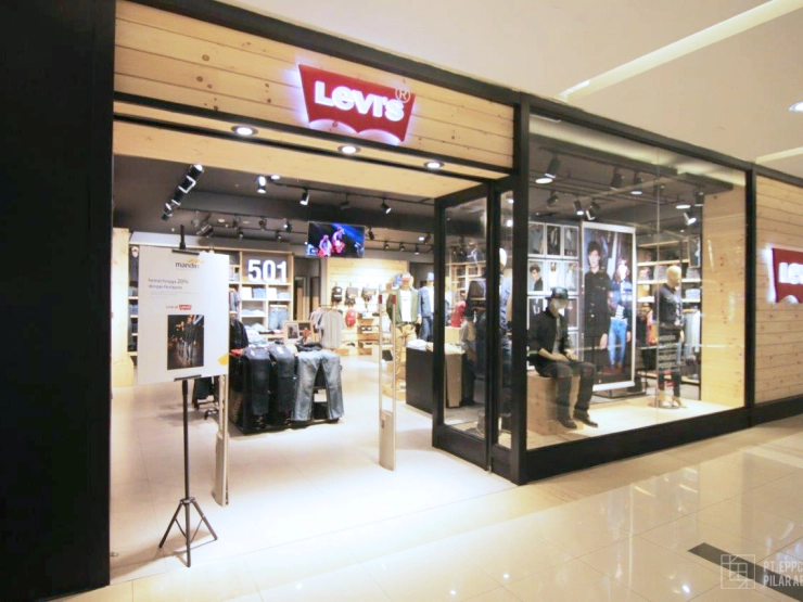 Fashion & Accessories Levi